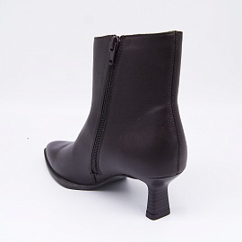 UNISA, ботильоны